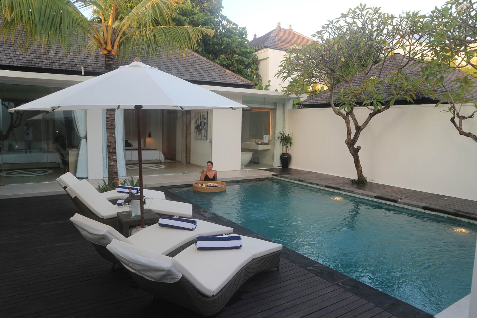 Alami-Luxury-Villa-01