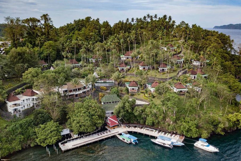 Chads-Dive-Resort-01